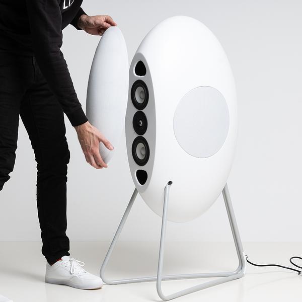 Loutd_musegg Digital High End Speaker Unpacking Schritt 6: Befestige den Front-Grill.